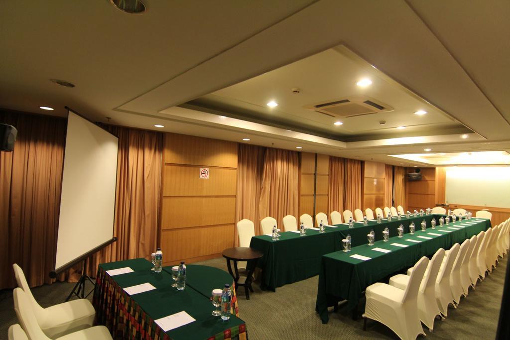 Grand Suka Hotel Pekanbaru Exterior photo