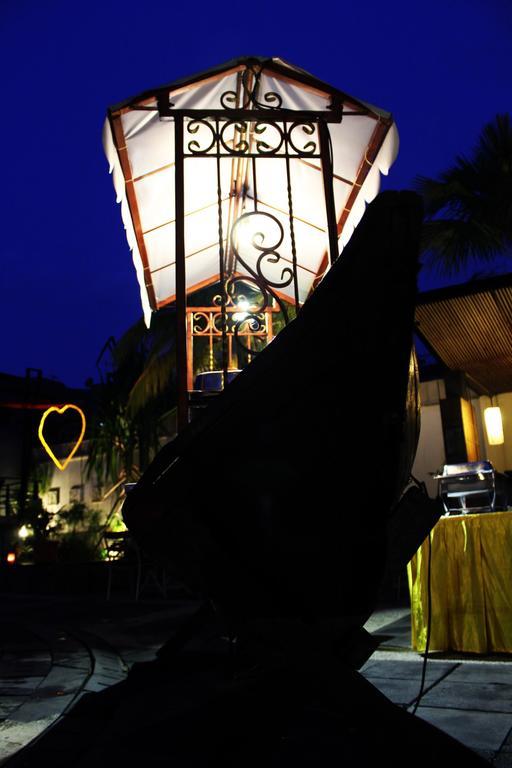 Grand Suka Hotel Pekanbaru Exterior photo