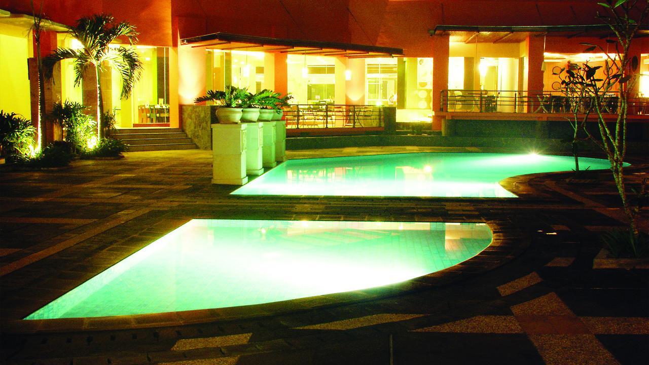 Grand Suka Hotel Pekanbaru Exterior photo