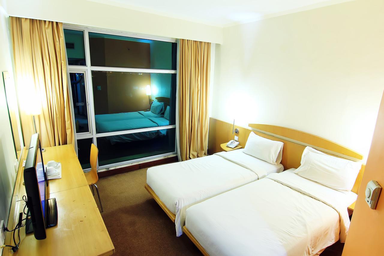 Grand Suka Hotel Pekanbaru Exterior photo